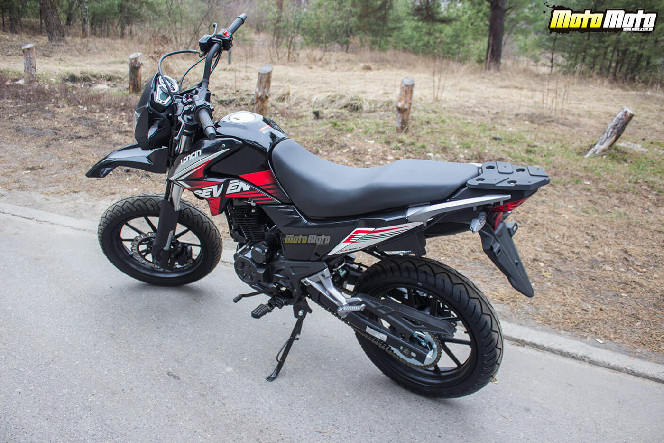 Loncin SM1 Seven - черно-красный