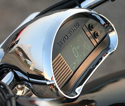 Hyosung GV650 EFi Aquila