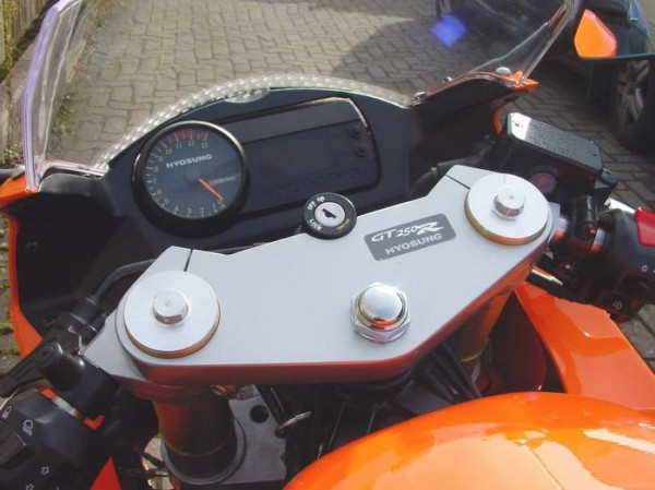 Hyosung GT250R EFi
