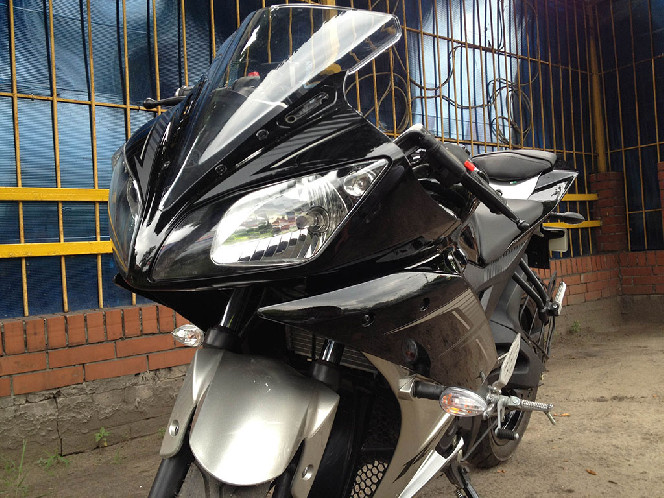 Yamaha YZF-R15 v2.0 150cc (2013)