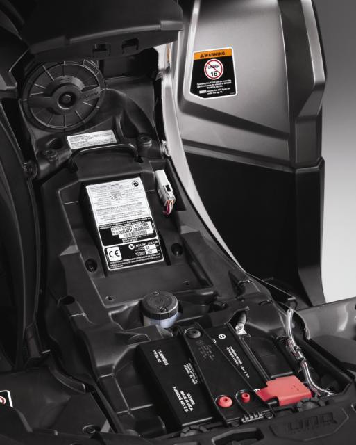 BRP Can-Am Outlander Max 650 XT желтый