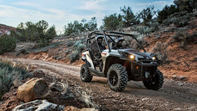 BRP Can-Am Commander 1000 XT желтый