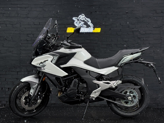 Мотоцикл CFMOTO 700MT