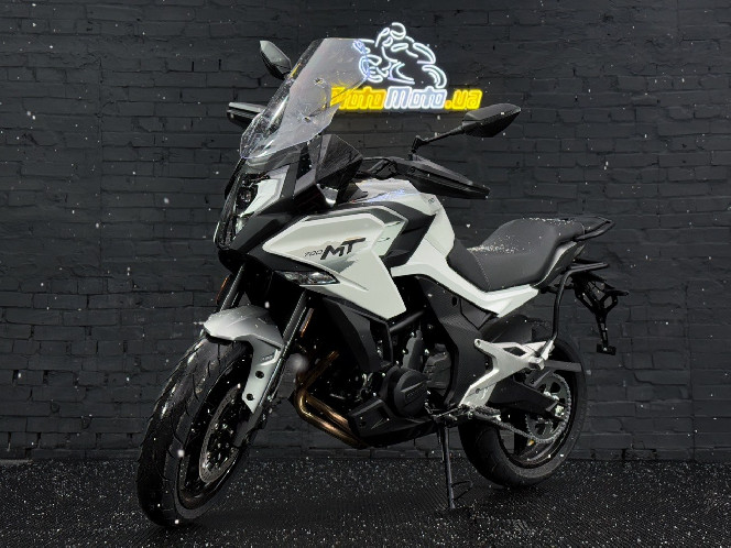 Мотоцикл CFMOTO 700MT