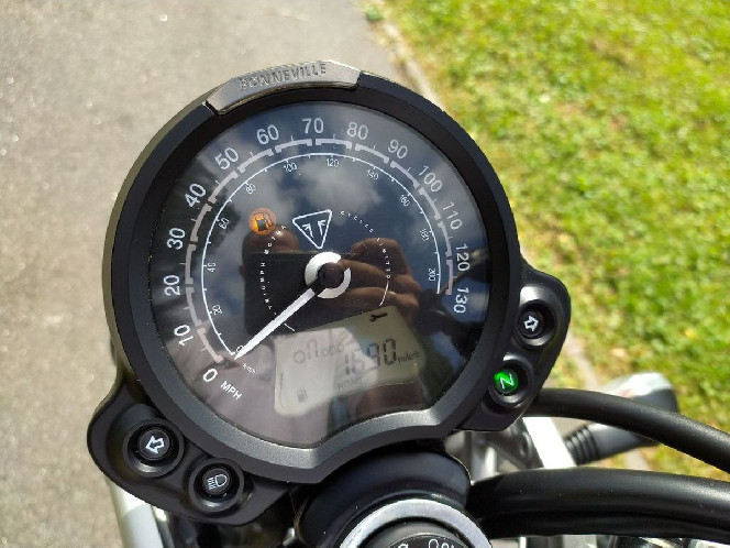 Мотоцикл TRIUMPH STREET SCRAMBLER 2022 рік, б/у (2 000 км)