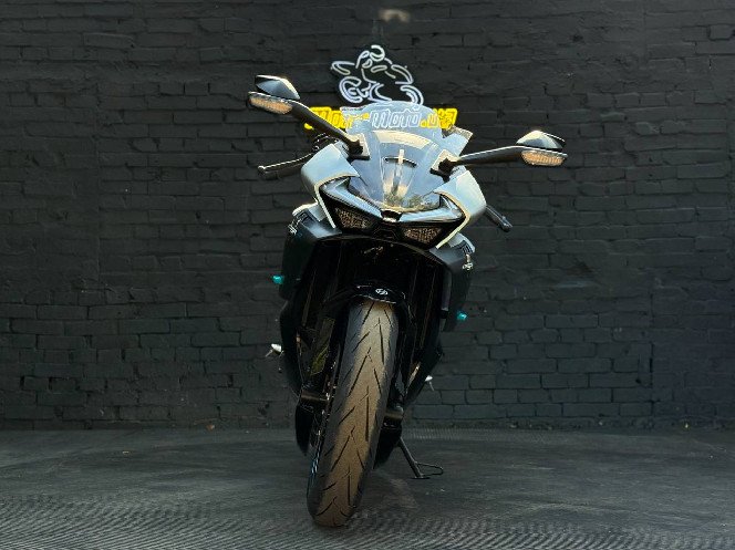 Мотоцикл CFMOTO 675SR-R
