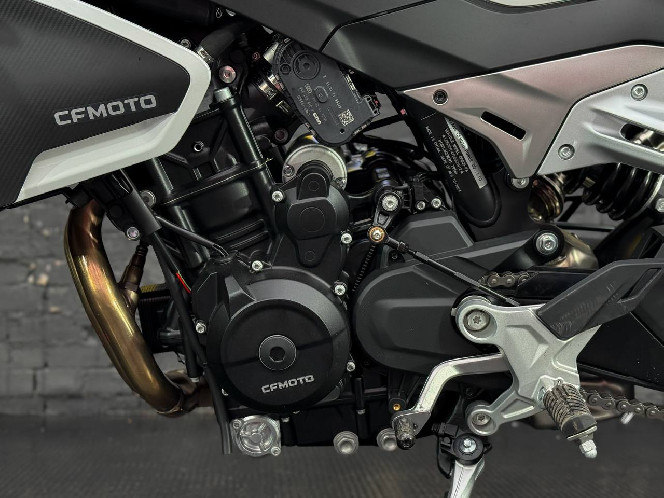Мотоцикл CFMOTO 800NK Advanced