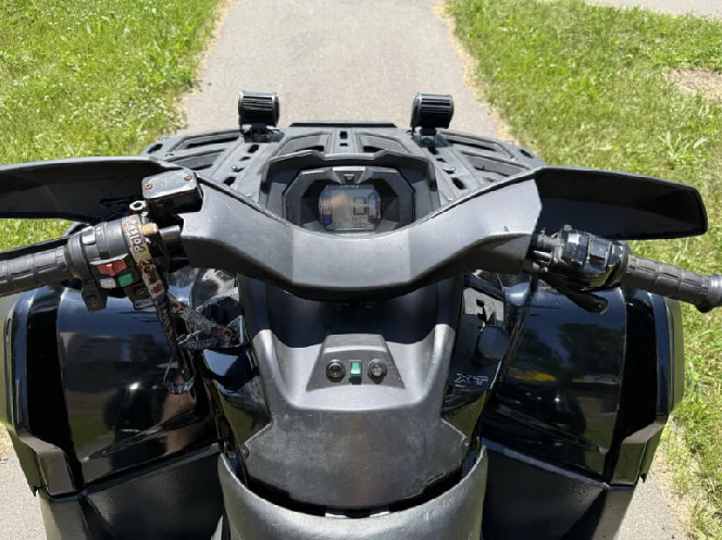 Квадроцикл BRP Outlander 1000 ХТ 2015 рік (9000 км) б/у