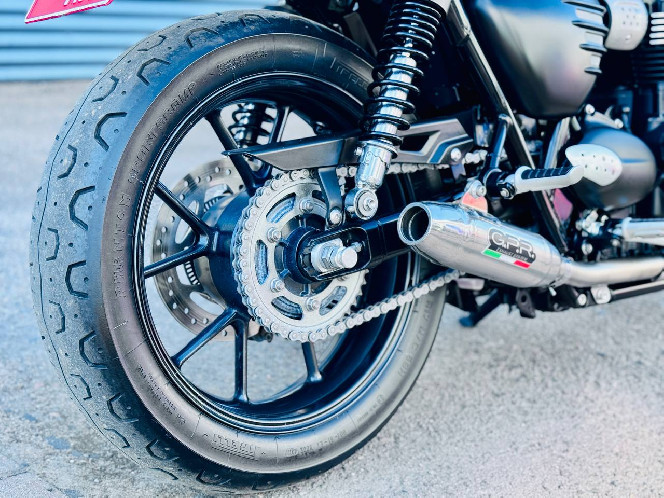 Мотоцикл TRIUMPH STREET Twin 900 2018 рік, б/у (12 000 км)