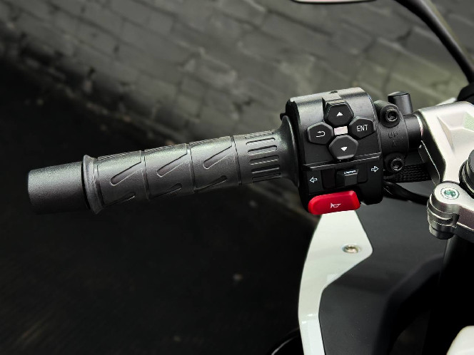 Мотоцикл CFMOTO 300SR