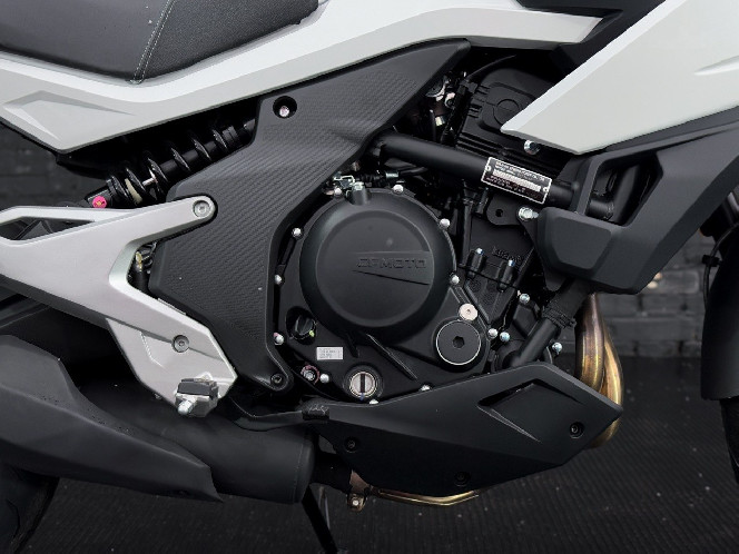 Мотоцикл CFMOTO 700MT