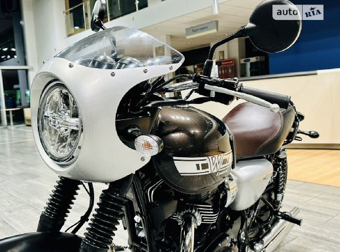 Мотоцикл KAWASAKI W800 2019 год, б/у (2 000 км)