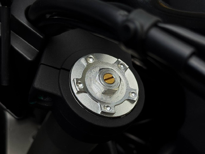 Мотоцикл CYCLONE RX401 (БЕЗ КОФРІВ)