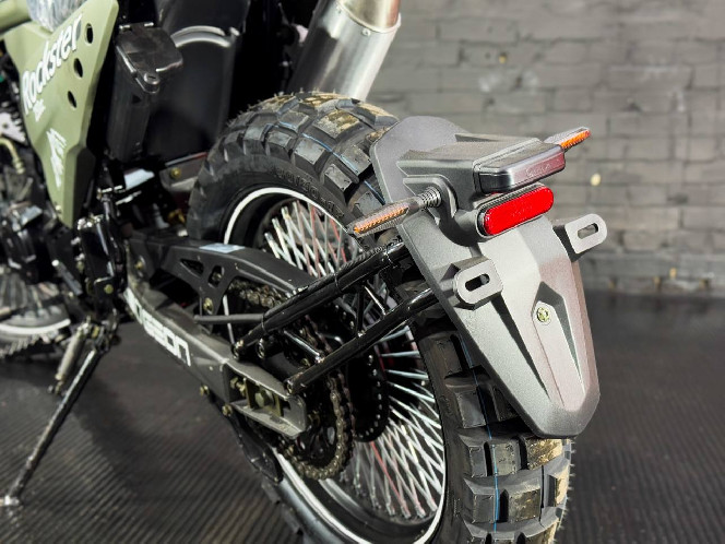 Мотоцикл GEON ROCKSTER 250 (SOHC 17/17 On-Road)