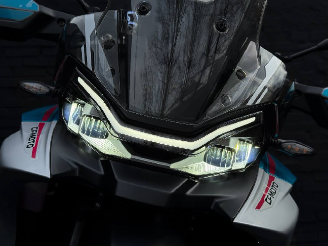 Мотоцикл CFMOTO 800MT-X