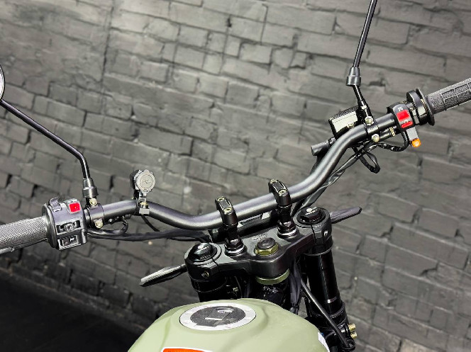 Мотоцикл GEON ROCKSTER 250 (SOHC 17/17 On-Road)