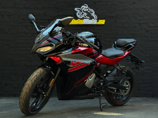 Мотоцикл CFMOTO 250SR LITE