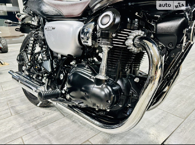 Мотоцикл KAWASAKI W800 2019 год, б/у (2 000 км)