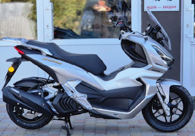 Скутер Linhai Adventure 150 (LH125T-8)