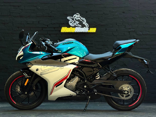 Мотоцикл CFMOTO 250SR LITE
