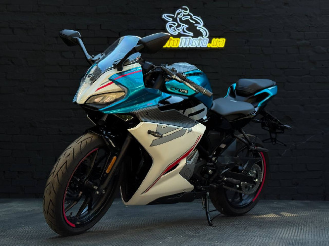 Мотоцикл CFMOTO 250SR LITE