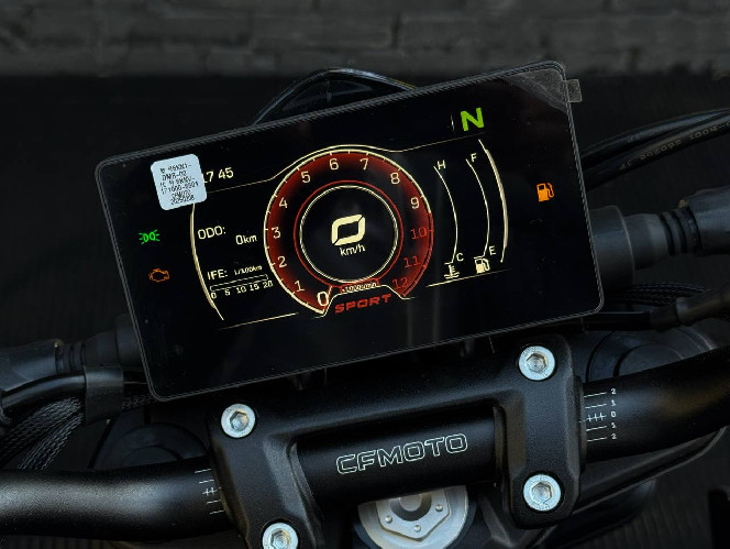 Мотоцикл CFMOTO 300NK