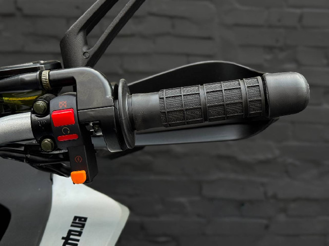 Мотоцикл SPARK SP250T-8