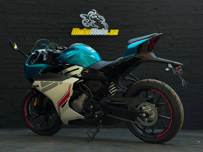 Мотоцикл CFMOTO 250SR LITE
