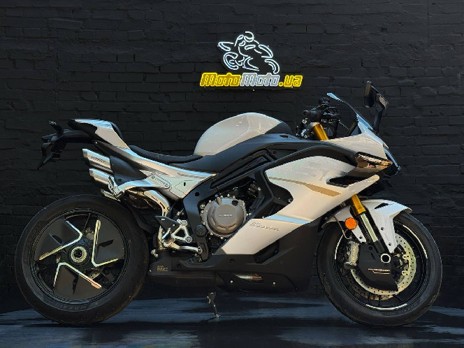 Мотоцикл CFMOTO 750SR-S