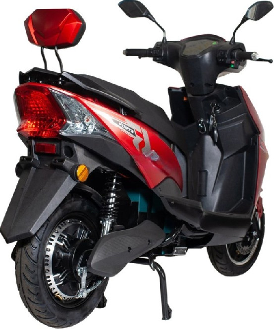 Електроскутер FORTE LEON PRO