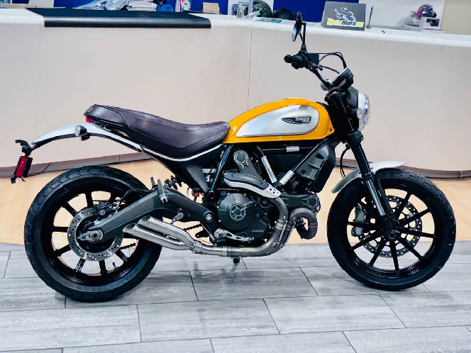 Мотоцикл DUCATI SCRAMBLER 800 2017 рік, б/у (17 000 км)