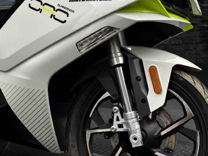 Электромотоцикл QJ motor 5000D mid-drive 72V 60Ah (DC7)