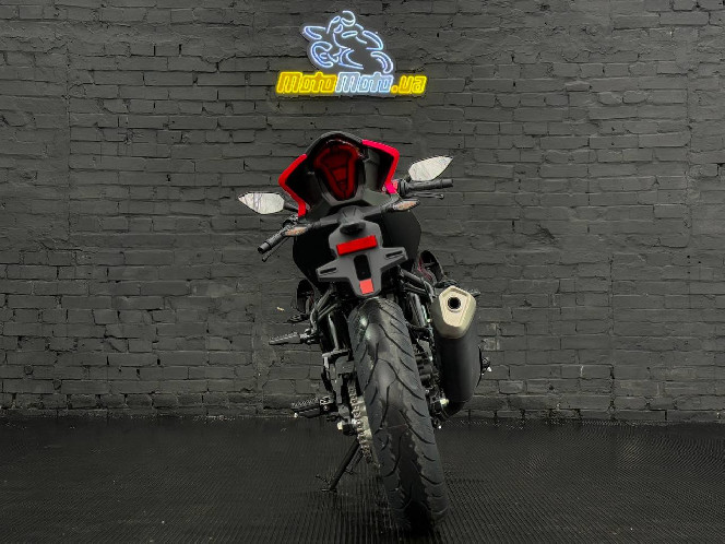 Мотоцикл CFMOTO 300SR