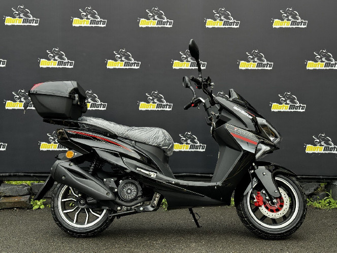 Скутер SPARK SP150S-18
