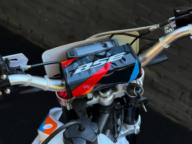 Мотоцикл BSE J3 ENDURO (175FMM)