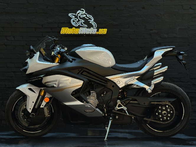 Мотоцикл CFMOTO 750SR-S