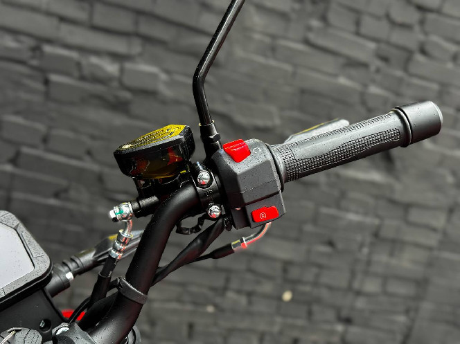 Мотоцикл GEON VERTEX 300