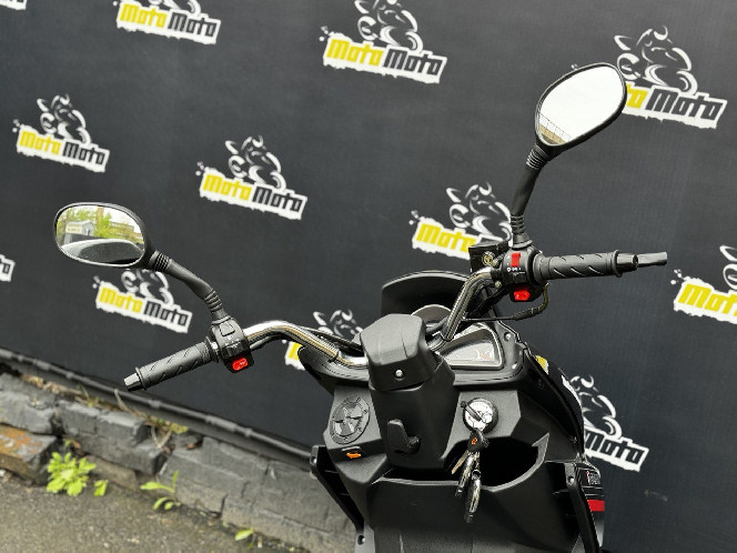 Скутер SPARK SP150S-18