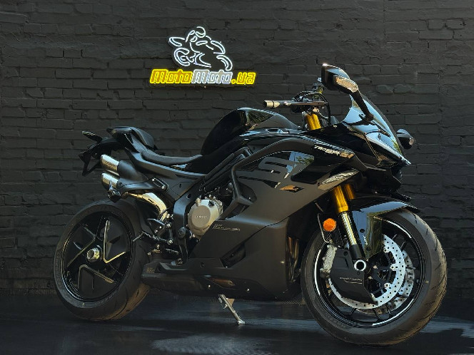 Мотоцикл CFMOTO 750SR-S