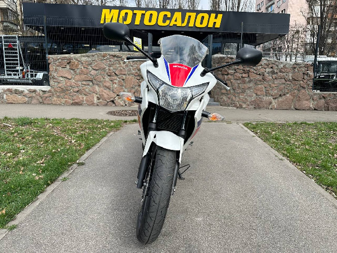 Мотоцикл HONDA CBR 250R 2014 год, б/у (9850 км)