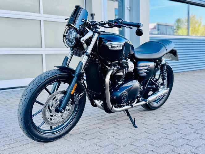 Мотоцикл TRIUMPH MOTORCYCLE STREET TWIN, 2018 рік, (12.000 км) б/у