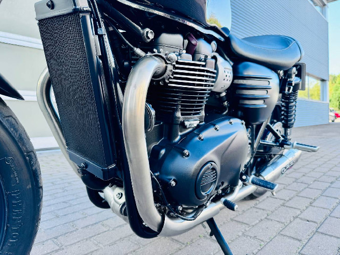 Мотоцикл TRIUMPH MOTORCYCLE STREET TWIN, 2018 рік, (12.000 км) б/у