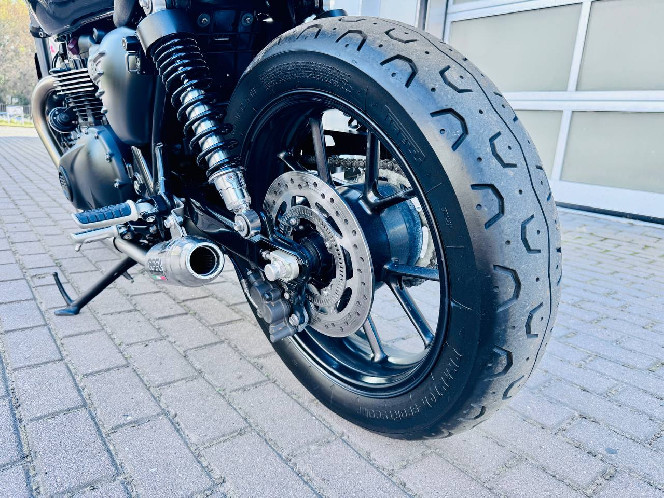 Мотоцикл TRIUMPH MOTORCYCLE STREET TWIN, 2018 рік, (12.000 км) б/у
