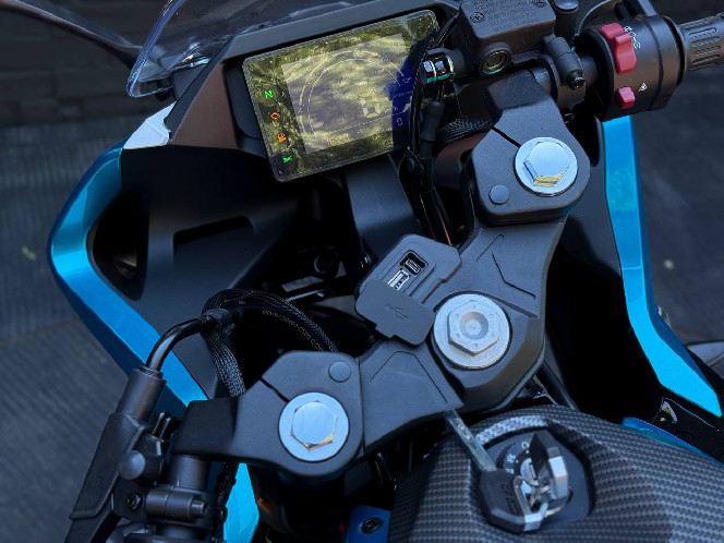 Мотоцикл CFMOTO 250SR LITE