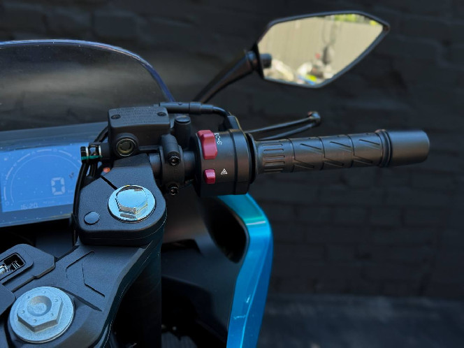 Мотоцикл CFMOTO 250SR LITE