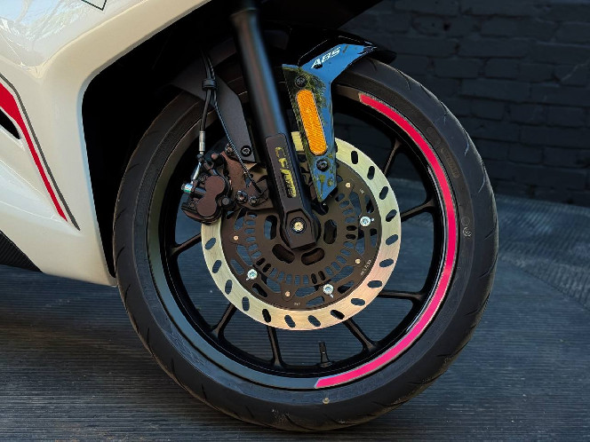 Мотоцикл CFMOTO 250SR LITE