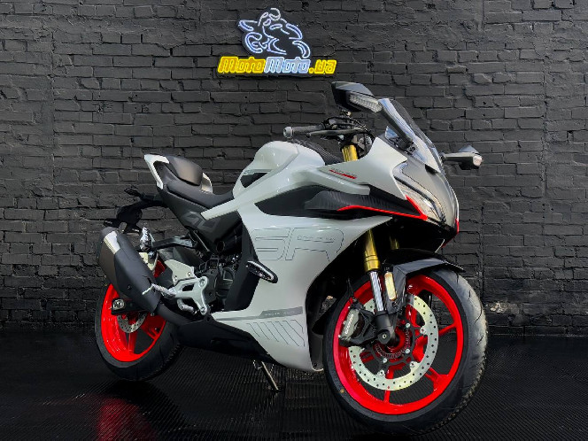 Мотоцикл CFMOTO 450SR