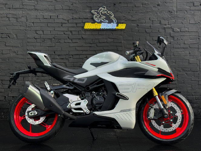 Мотоцикл CFMOTO 450SR
