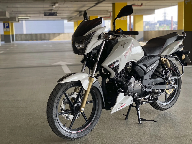 Мотоцикл TVS APACHE RTR 180