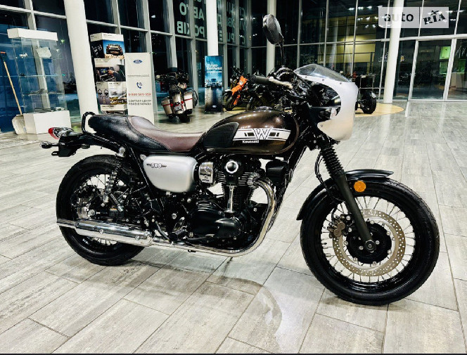 Мотоцикл KAWASAKI W800 2019 год, б/у (2 000 км)